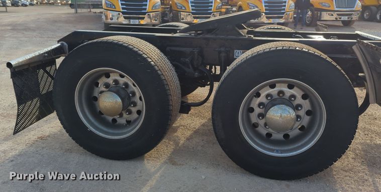 image for item OD9257 2019 Kenworth T680 semi truck