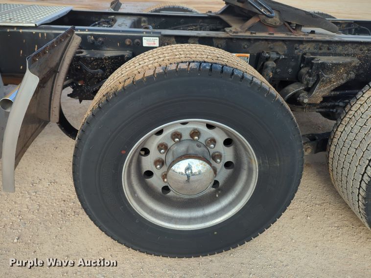 image for item OD9257 2019 Kenworth T680 semi truck