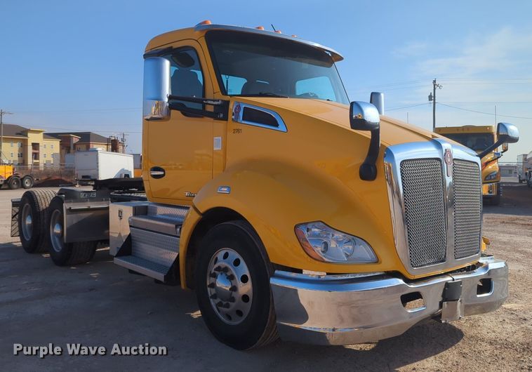 image for item OD9259 2020 Kenworth T680 semi truck