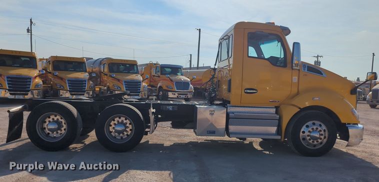 image for item OD9259 2020 Kenworth T680 semi truck