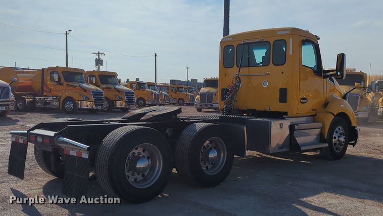 image for item OD9259 2020 Kenworth T680 semi truck