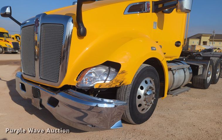 image for item OD9259 2020 Kenworth T680 semi truck