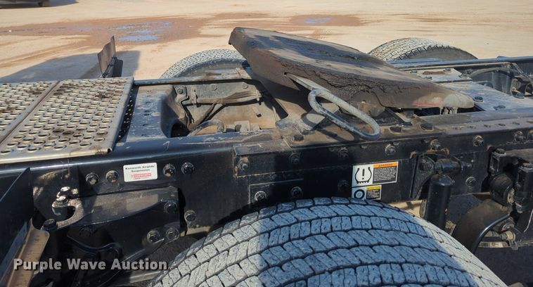 image for item OD9259 2020 Kenworth T680 semi truck