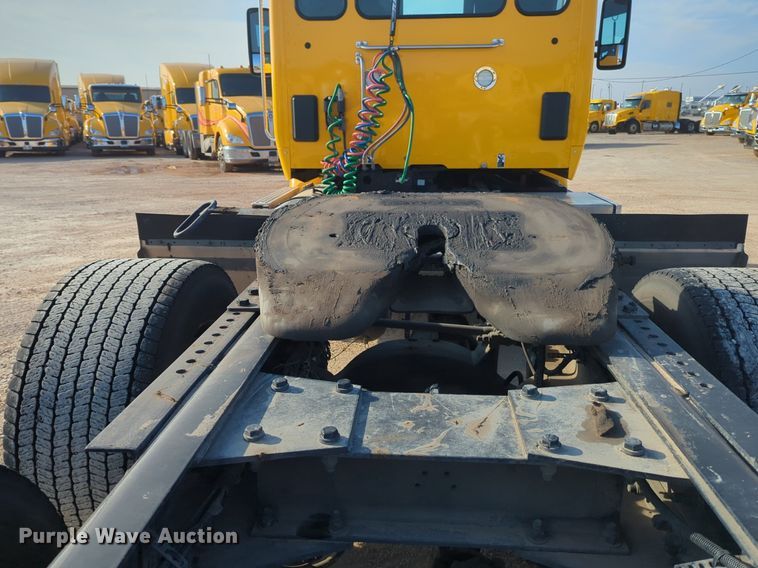 image for item OD9259 2020 Kenworth T680 semi truck