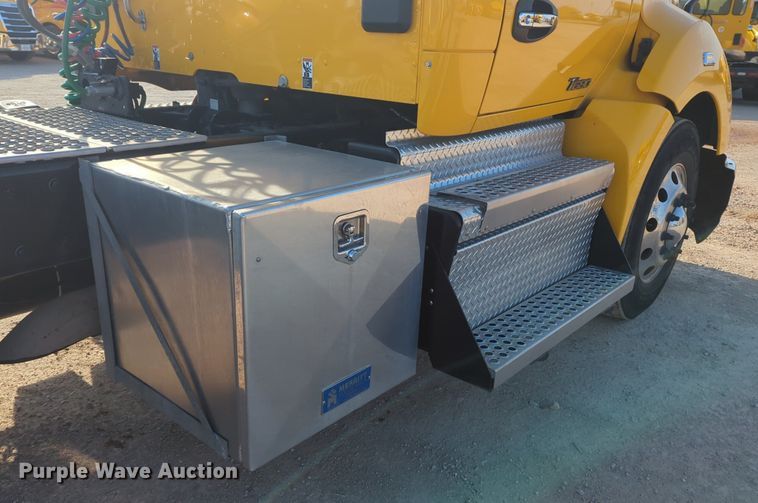 image for item OD9259 2020 Kenworth T680 semi truck