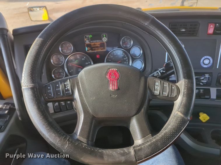 image for item OD9259 2020 Kenworth T680 semi truck