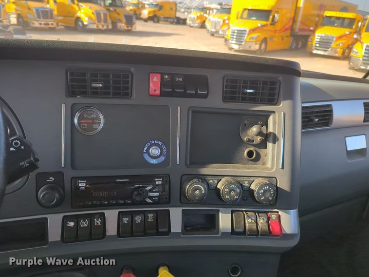 image for item OD9259 2020 Kenworth T680 semi truck