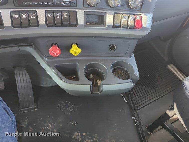 image for item OD9259 2020 Kenworth T680 semi truck