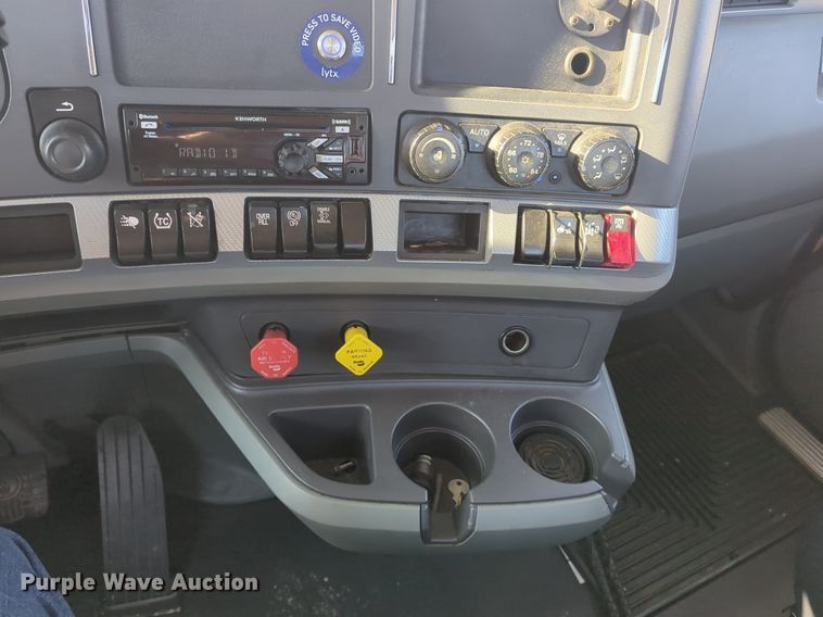 image for item OD9259 2020 Kenworth T680 semi truck