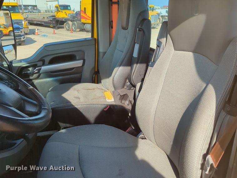 image for item OD9259 2020 Kenworth T680 semi truck