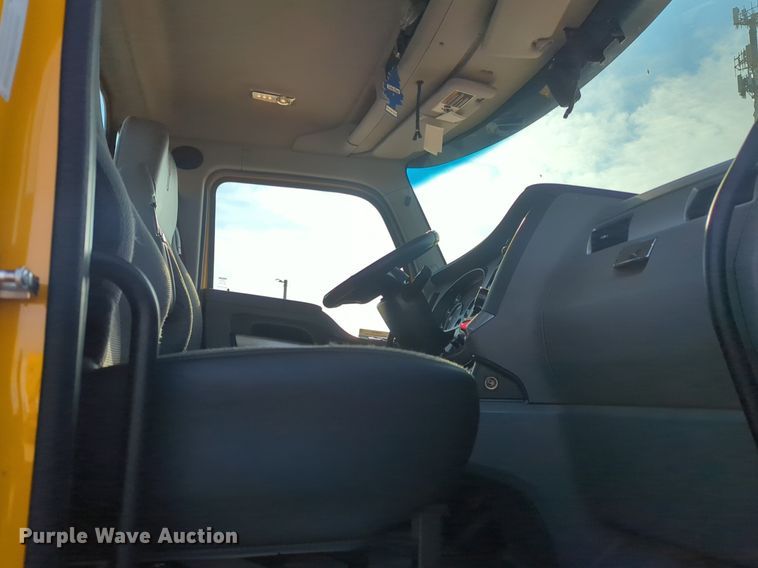 image for item OD9259 2020 Kenworth T680 semi truck