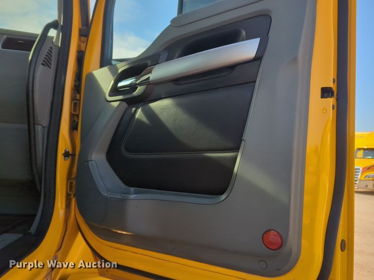 image for item OD9259 2020 Kenworth T680 semi truck