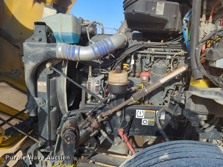 image for item OD9259 2020 Kenworth T680 semi truck