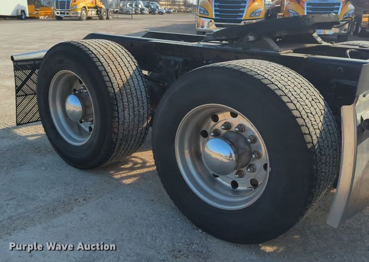 image for item OD9259 2020 Kenworth T680 semi truck