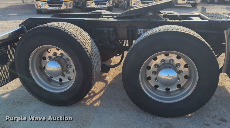 image for item OD9259 2020 Kenworth T680 semi truck