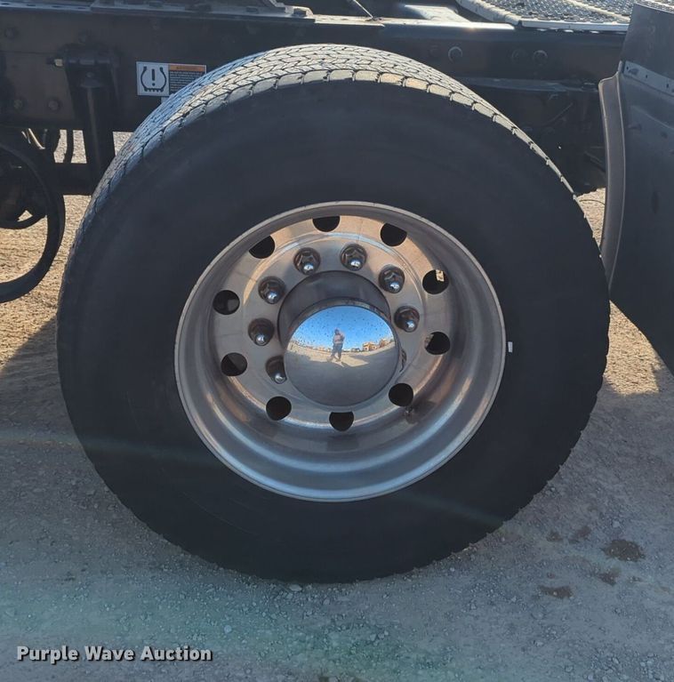 image for item OD9259 2020 Kenworth T680 semi truck