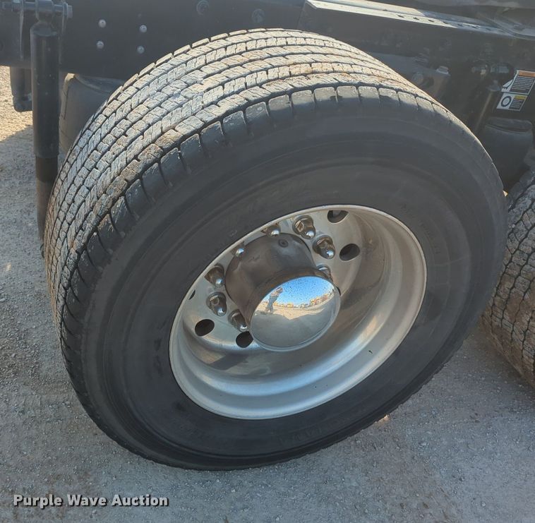 image for item OD9259 2020 Kenworth T680 semi truck