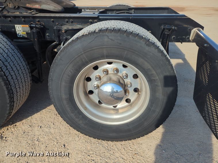 image for item OD9259 2020 Kenworth T680 semi truck