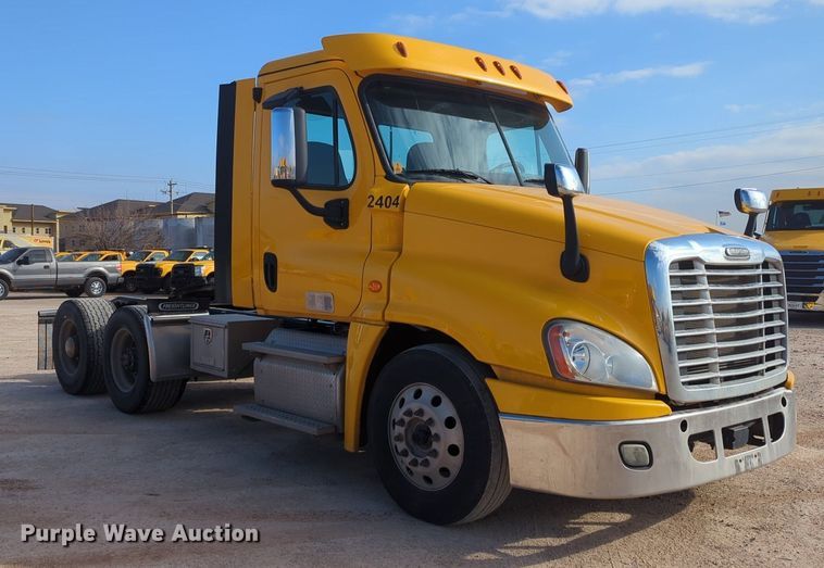 image for item OD9260 2018 Freightliner  Cascadia 125 semi truck