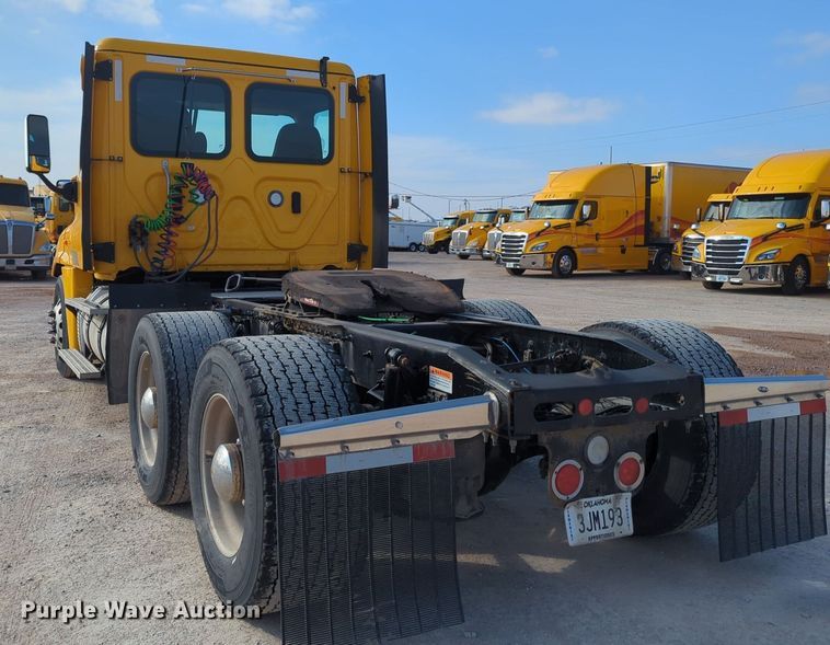 image for item OD9260 2018 Freightliner  Cascadia 125 semi truck