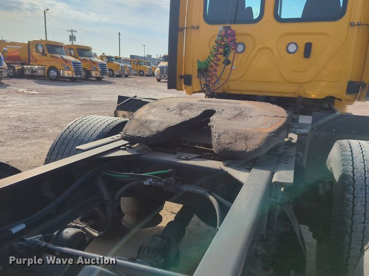 image for item OD9260 2018 Freightliner  Cascadia 125 semi truck