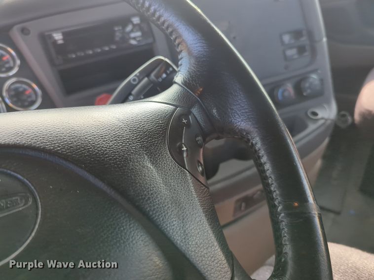 image for item OD9260 2018 Freightliner  Cascadia 125 semi truck