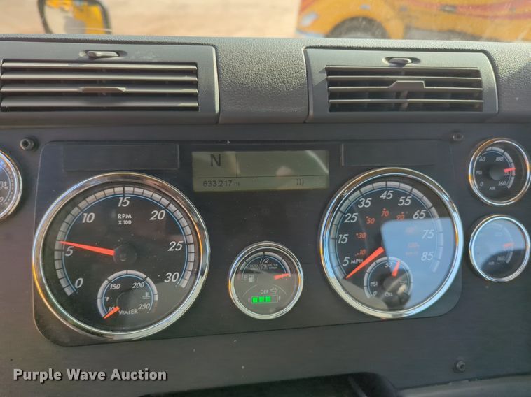 image for item OD9260 2018 Freightliner  Cascadia 125 semi truck