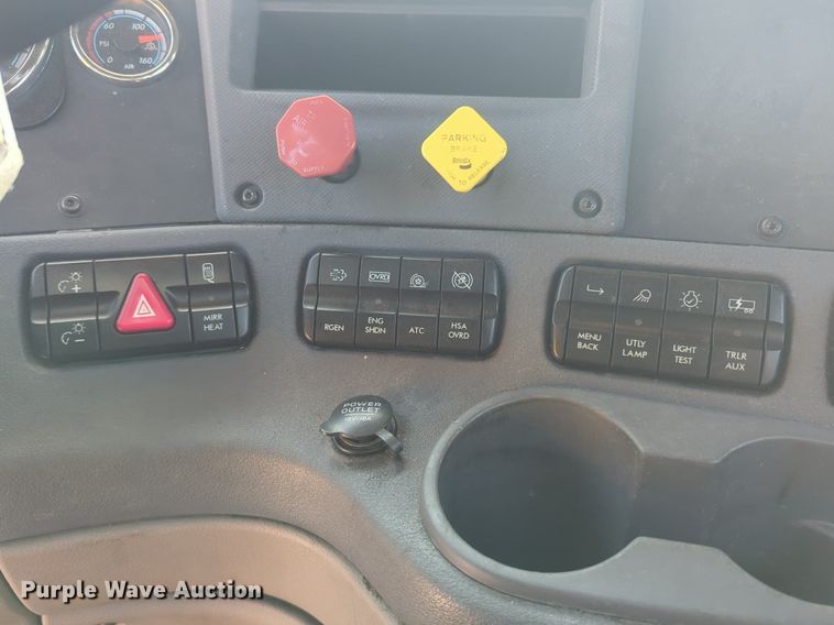 image for item OD9260 2018 Freightliner  Cascadia 125 semi truck