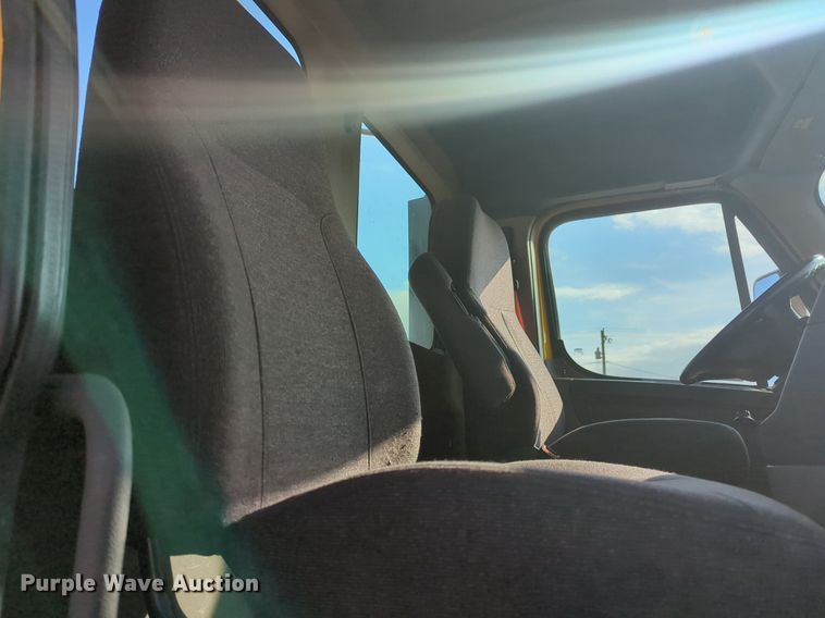 image for item OD9260 2018 Freightliner  Cascadia 125 semi truck