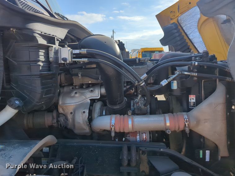 image for item OD9260 2018 Freightliner  Cascadia 125 semi truck