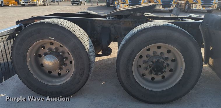 image for item OD9260 2018 Freightliner  Cascadia 125 semi truck