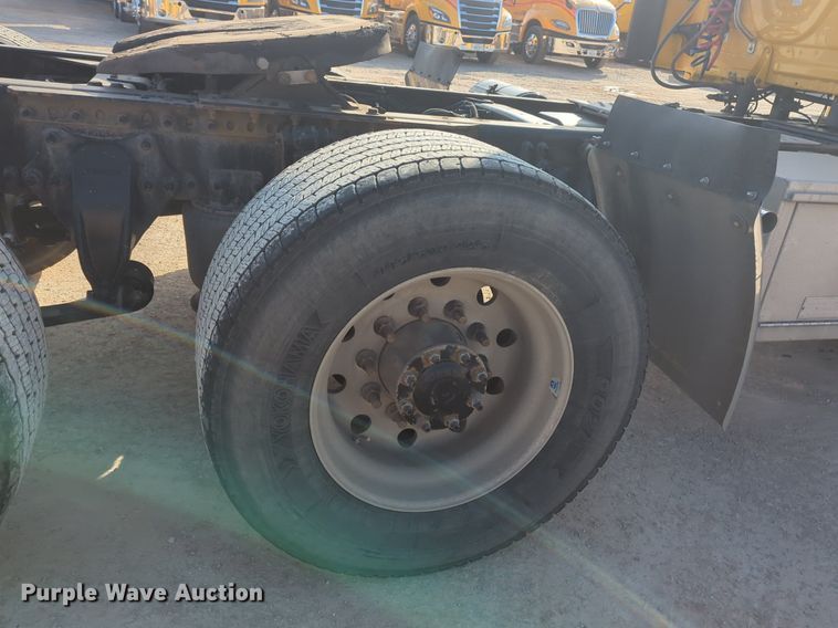 image for item OD9260 2018 Freightliner  Cascadia 125 semi truck