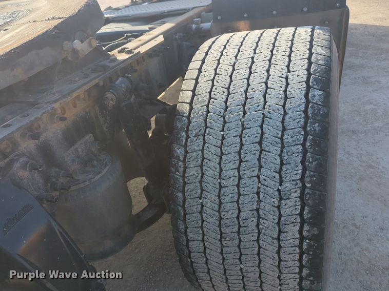 image for item OD9260 2018 Freightliner  Cascadia 125 semi truck