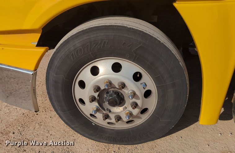 image for item OD9260 2018 Freightliner  Cascadia 125 semi truck