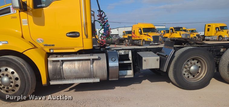 image for item OD9261 2020 Kenworth T680 semi truck