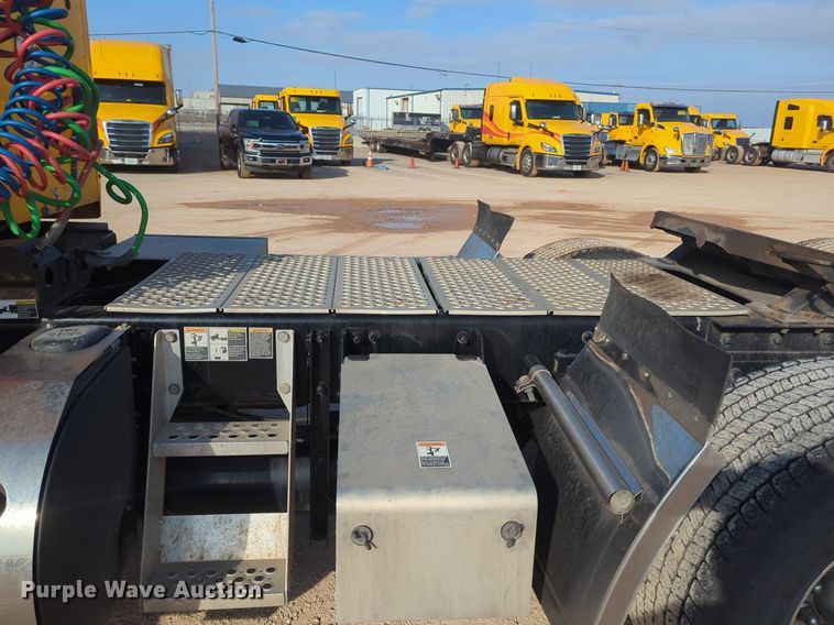 image for item OD9261 2020 Kenworth T680 semi truck