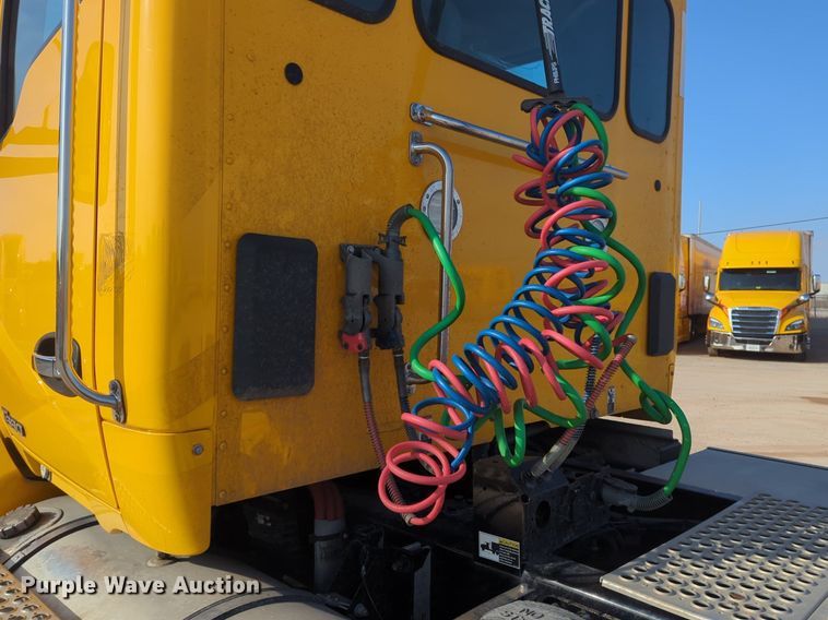 image for item OD9261 2020 Kenworth T680 semi truck