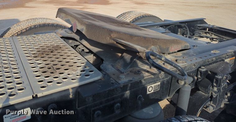 image for item OD9261 2020 Kenworth T680 semi truck