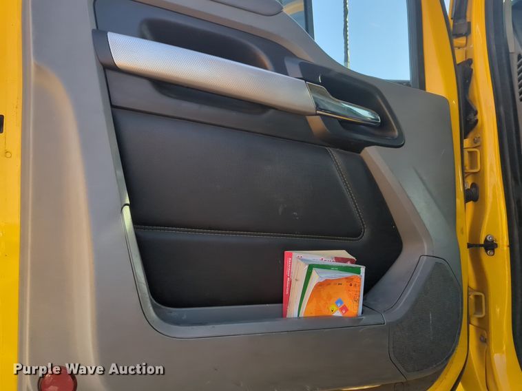 image for item OD9261 2020 Kenworth T680 semi truck