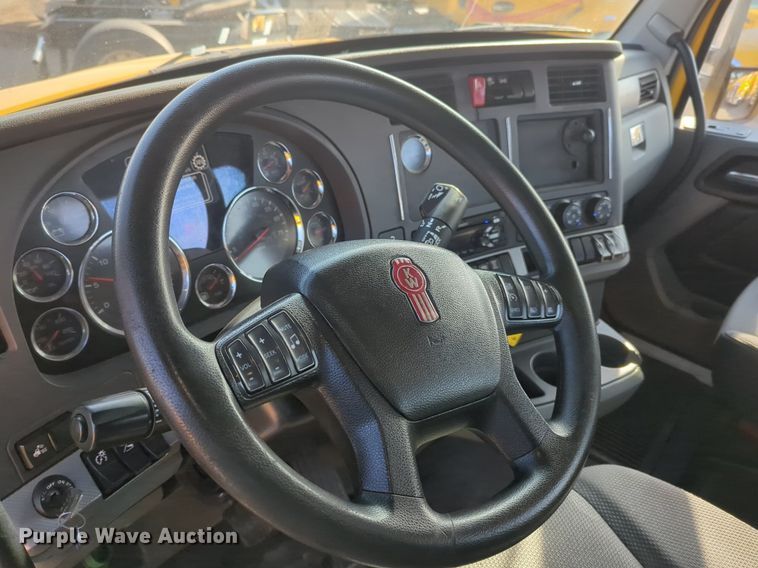 image for item OD9261 2020 Kenworth T680 semi truck