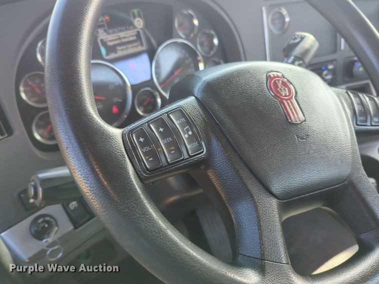 image for item OD9261 2020 Kenworth T680 semi truck