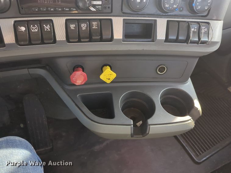 image for item OD9261 2020 Kenworth T680 semi truck