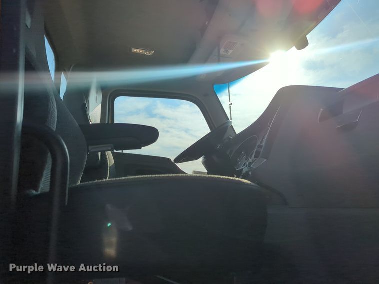 image for item OD9261 2020 Kenworth T680 semi truck