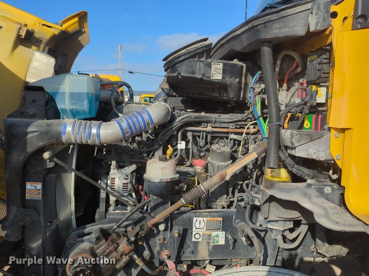 image for item OD9261 2020 Kenworth T680 semi truck