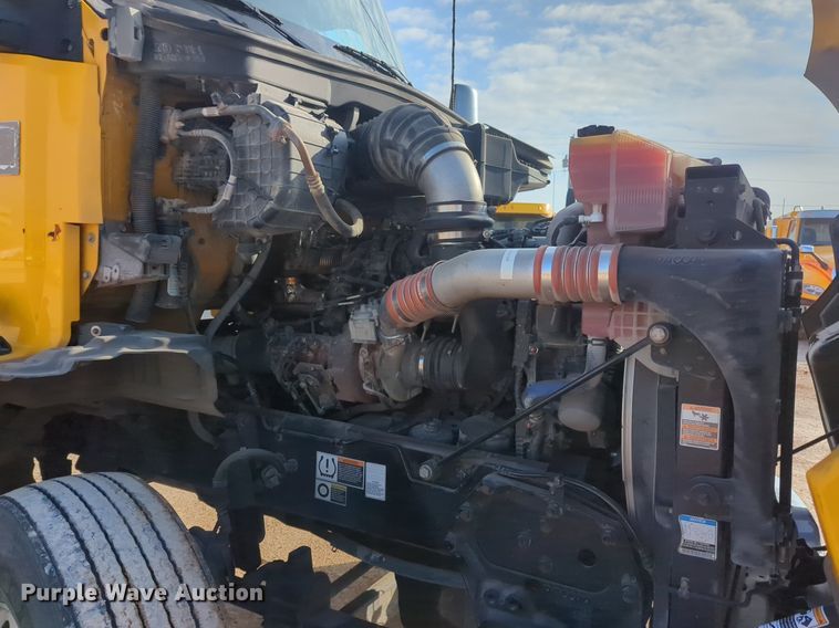 image for item OD9261 2020 Kenworth T680 semi truck