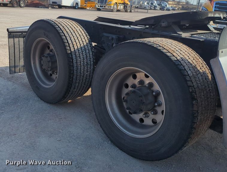 image for item OD9261 2020 Kenworth T680 semi truck