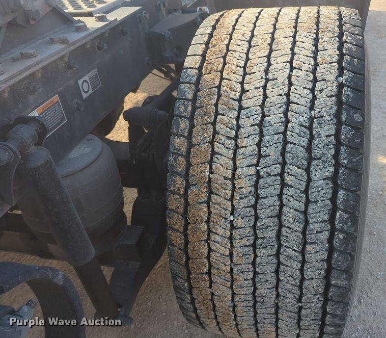 image for item OD9261 2020 Kenworth T680 semi truck