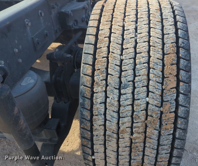 image for item OD9261 2020 Kenworth T680 semi truck