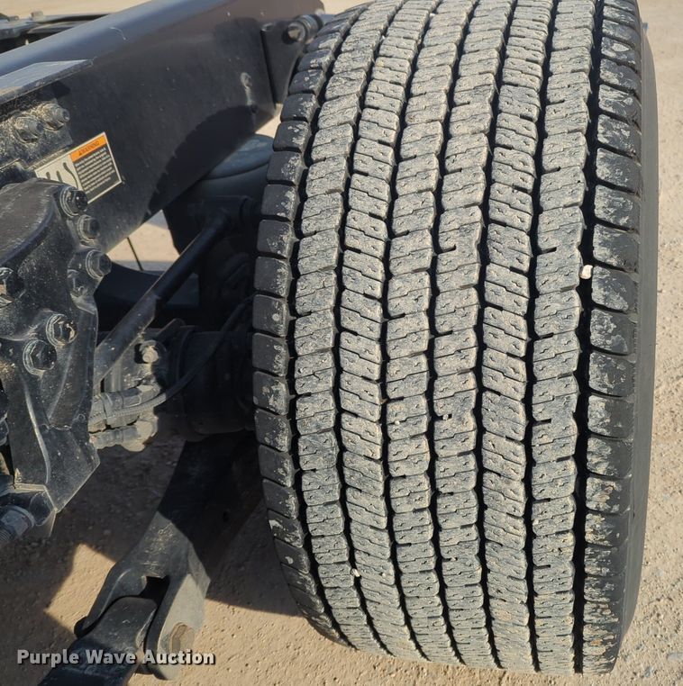 image for item OD9261 2020 Kenworth T680 semi truck