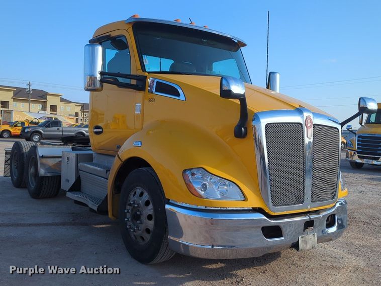 image for item OD9262 2019 Kenworth T680 semi truck